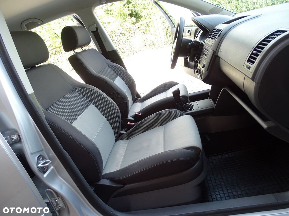 Volkswagen Polo Cross 1.4 16V - 23