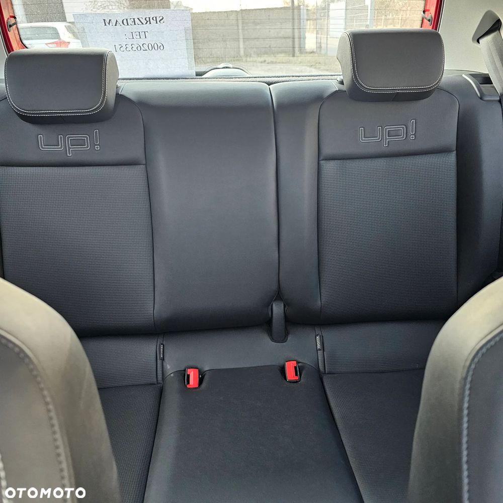 Volkswagen up! BlueMotion Technology colour fortana red - 8