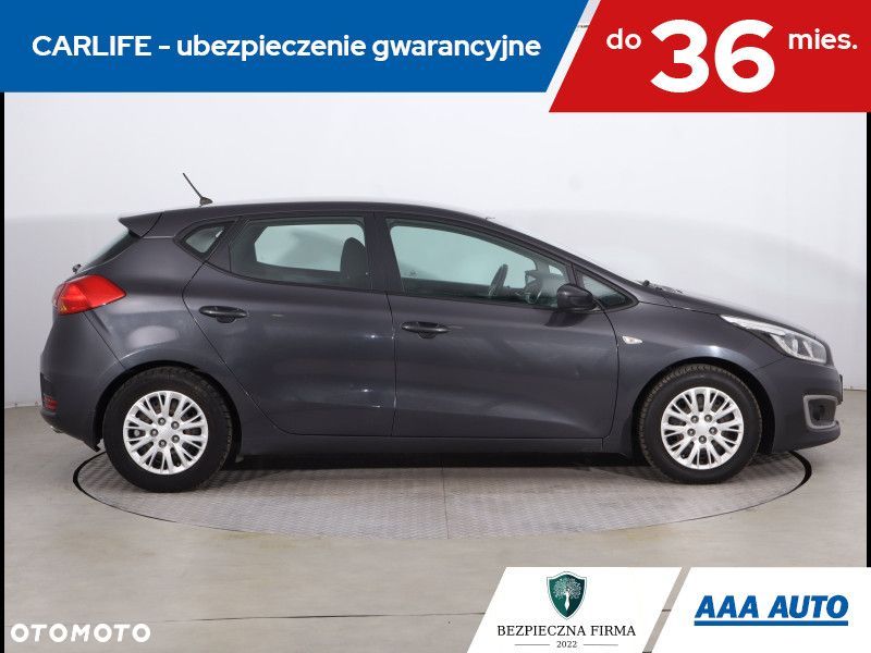 Kia Ceed - 8