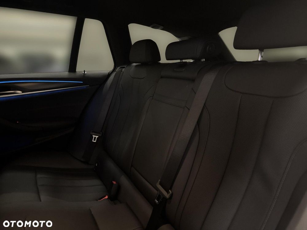 BMW Seria 5 530e xDrive M Sport sport - 17