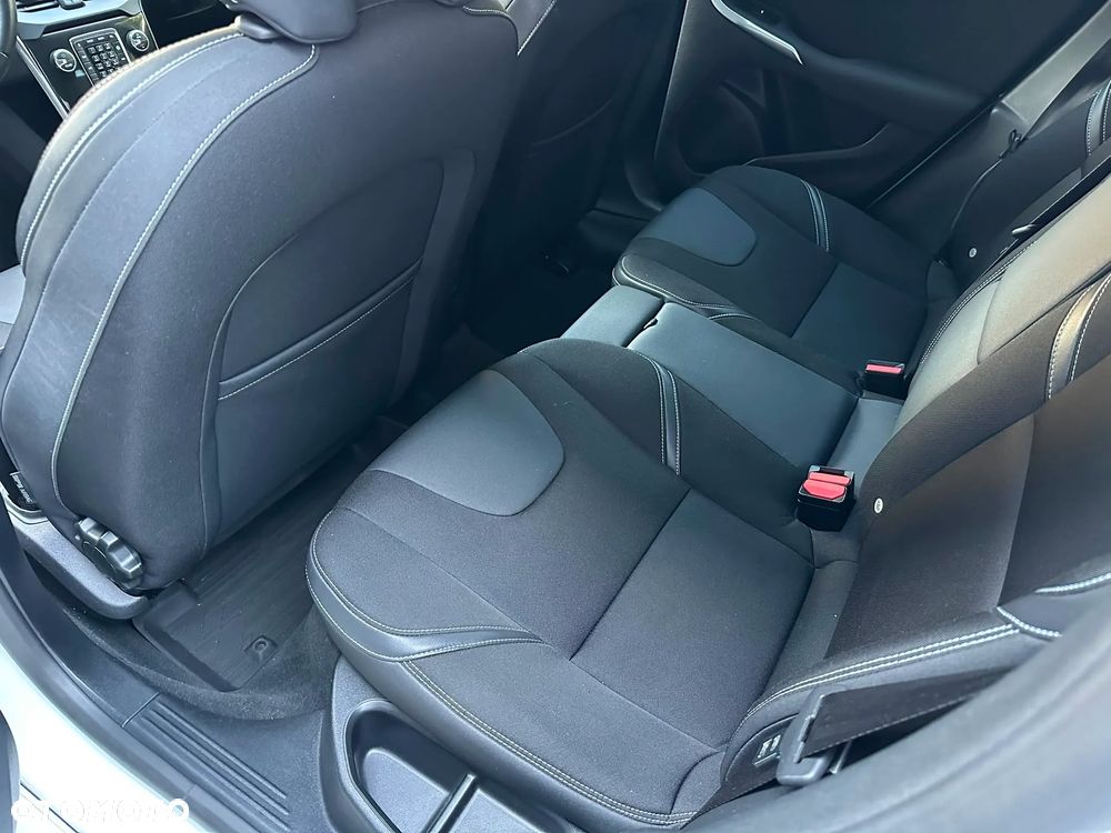 Volvo V40 D2 Drive-E Momentum - 10