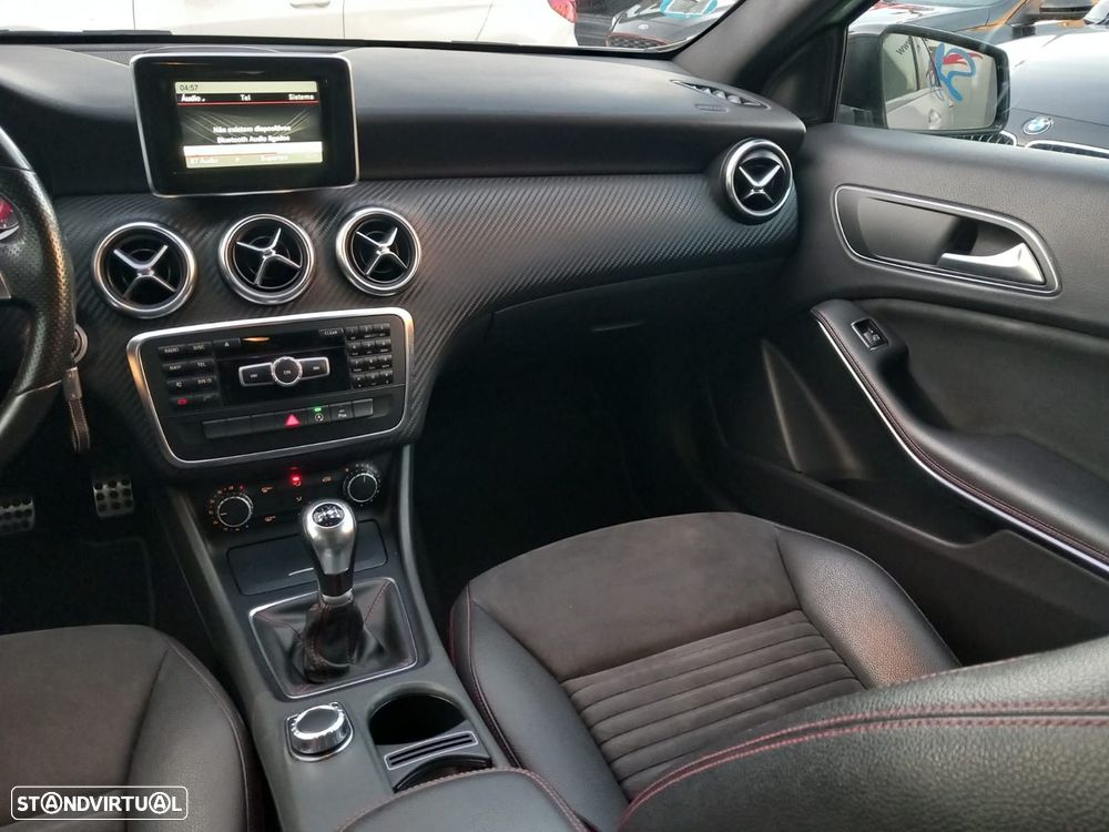 Mercedes-Benz A 180 d AMG Line - 12