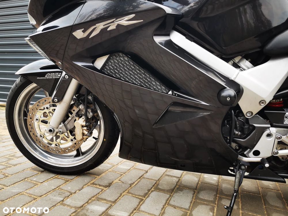 Honda VFR - 22