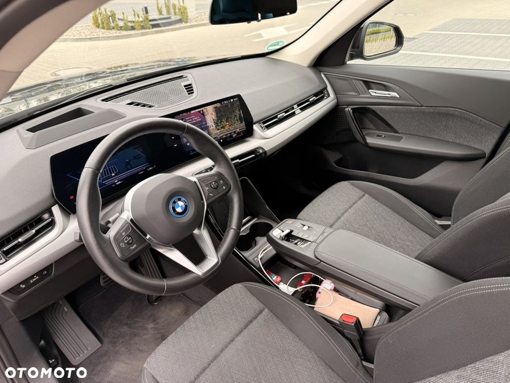 BMW iX1 eDrive20 xLine - 12
