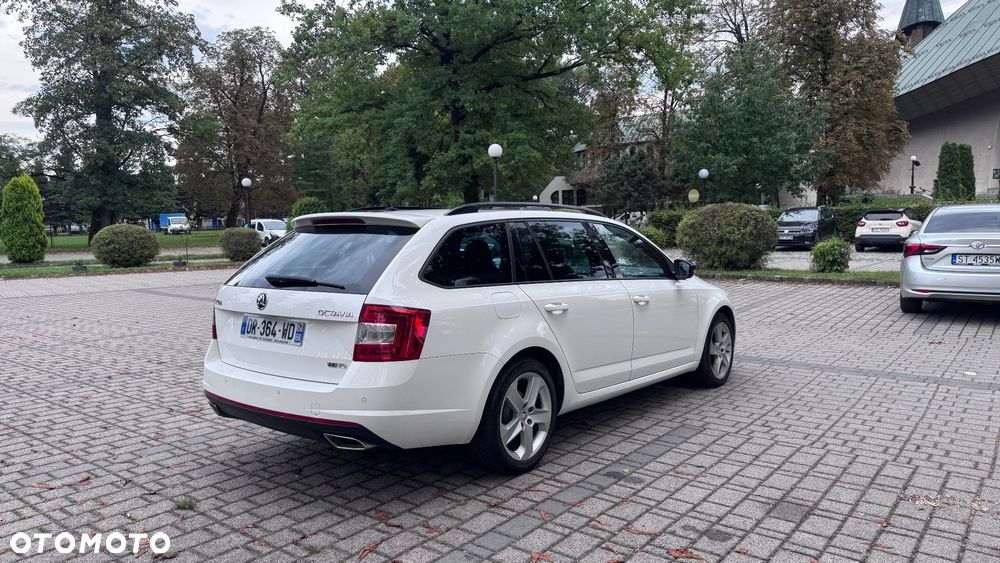 Skoda Octavia 2.0 TDI DSG RS - 15