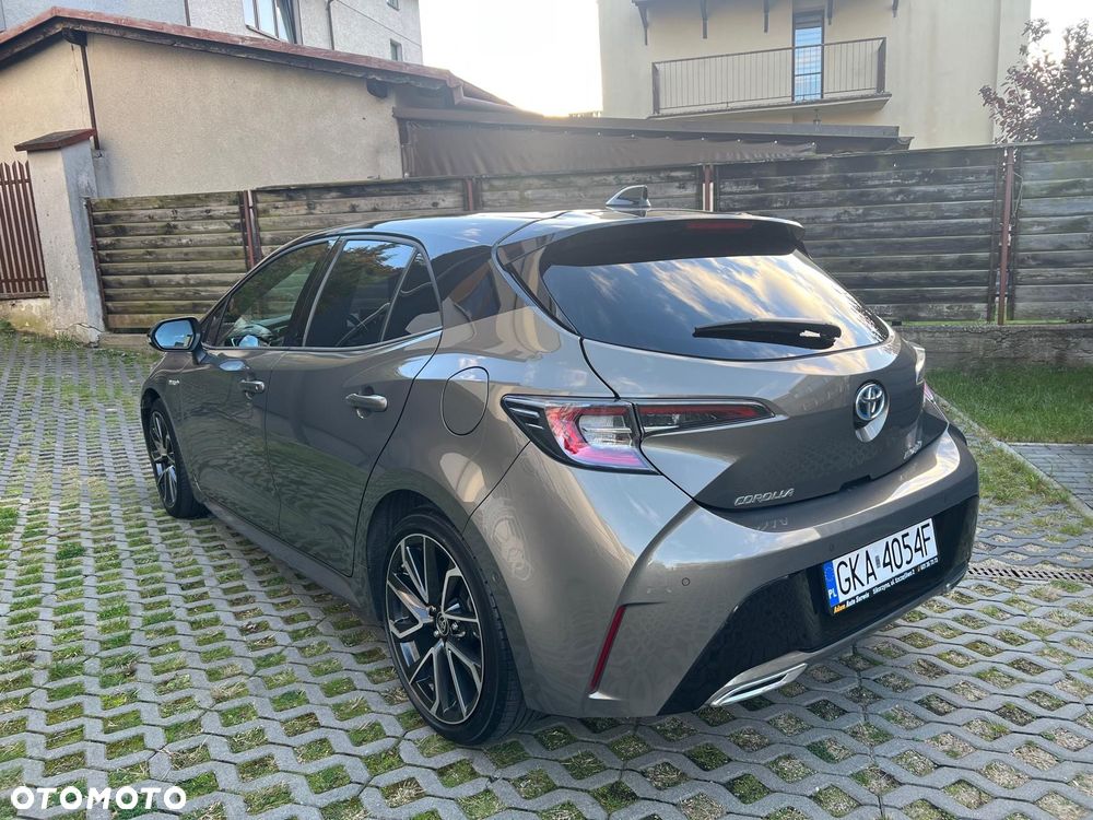 Toyota Corolla 2.0 Hybrid Executive - 21