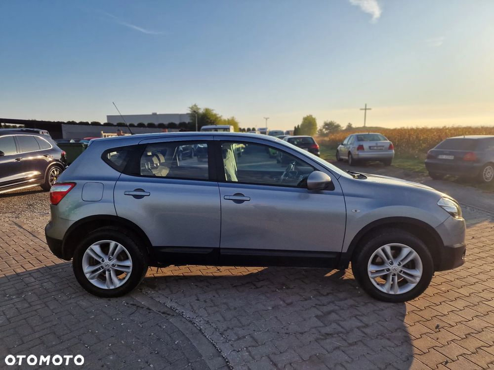 Nissan Qashqai 2.0 dCi 4 x 4 DPF acenta - 8