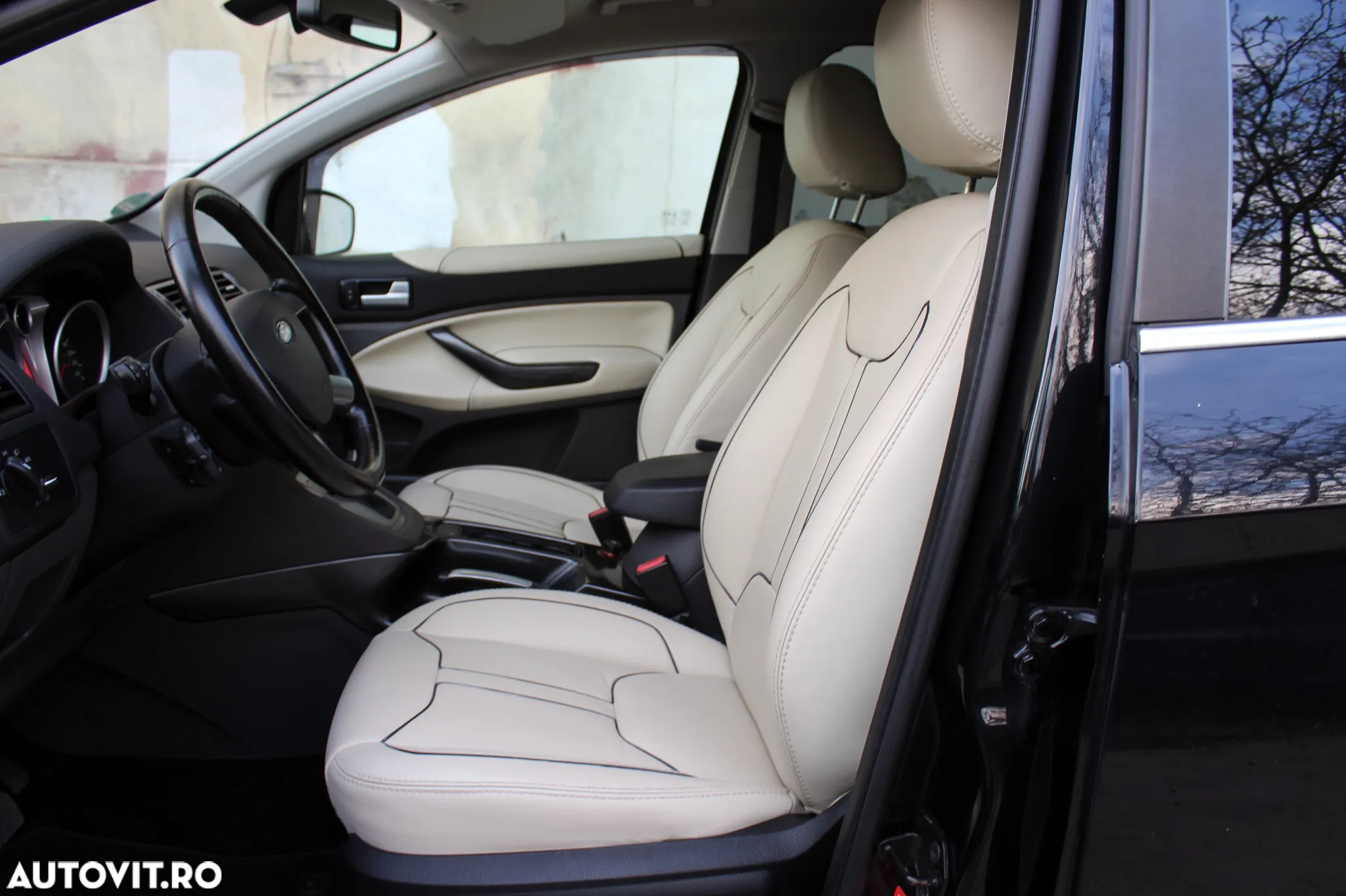 Ford Kuga 2.0 TDCi 4x4 Aut. Individual - 9