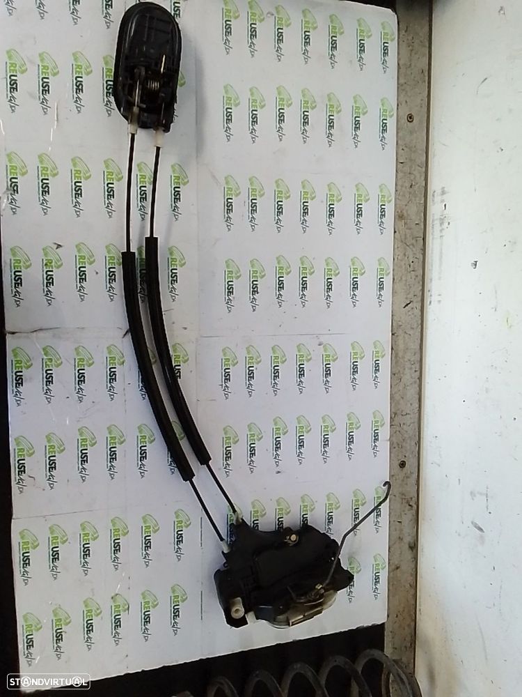 Fecho Da Porta Frente Dto Mitsubishi Colt Cz3 - 1