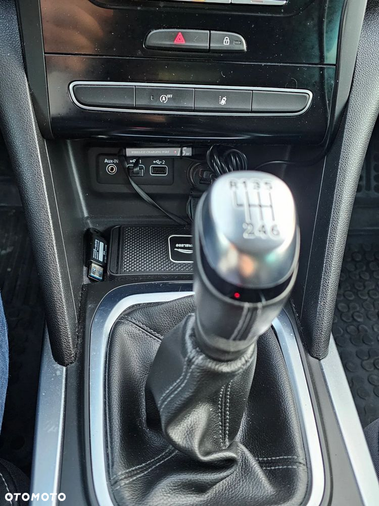 Renault Megane 1.3 TCe Intens - 15