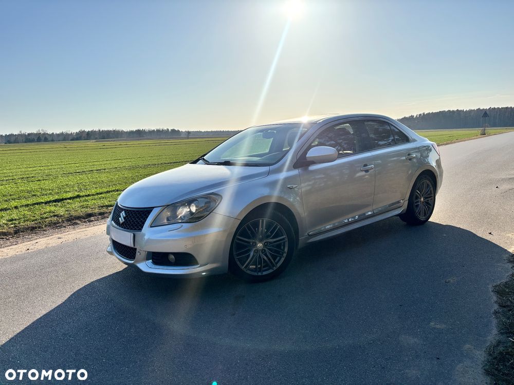 Suzuki Kizashi 2.4 4x4 CVT Sport - 9