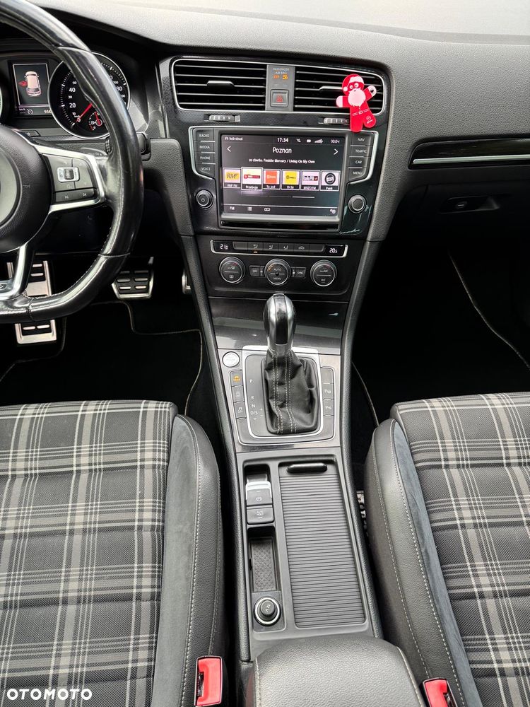 Volkswagen Golf - 11