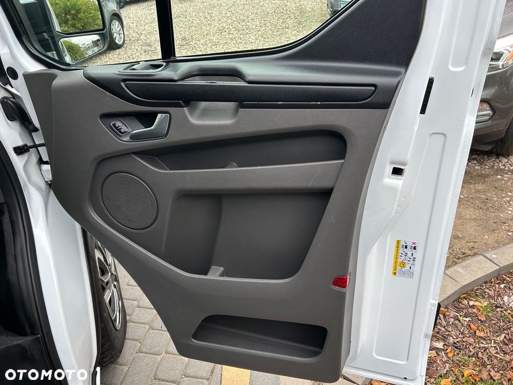 Ford Transit Custom 300 L2H1 Limited (bryg.) - 28