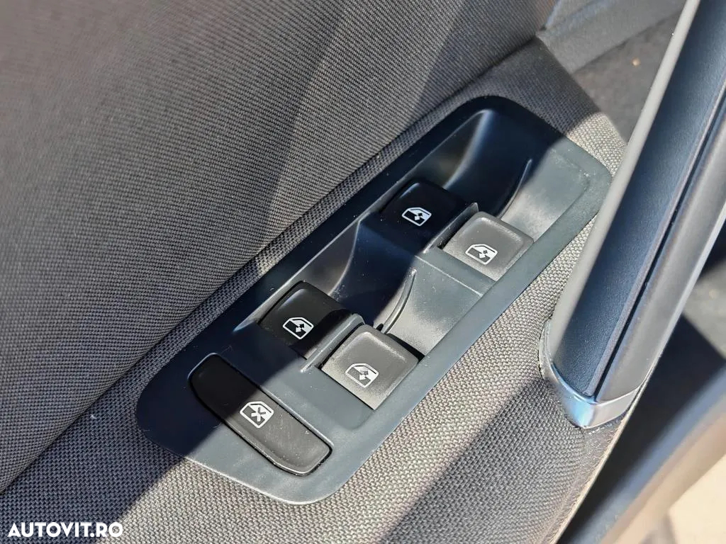 Volkswagen Golf e-Golf - 19