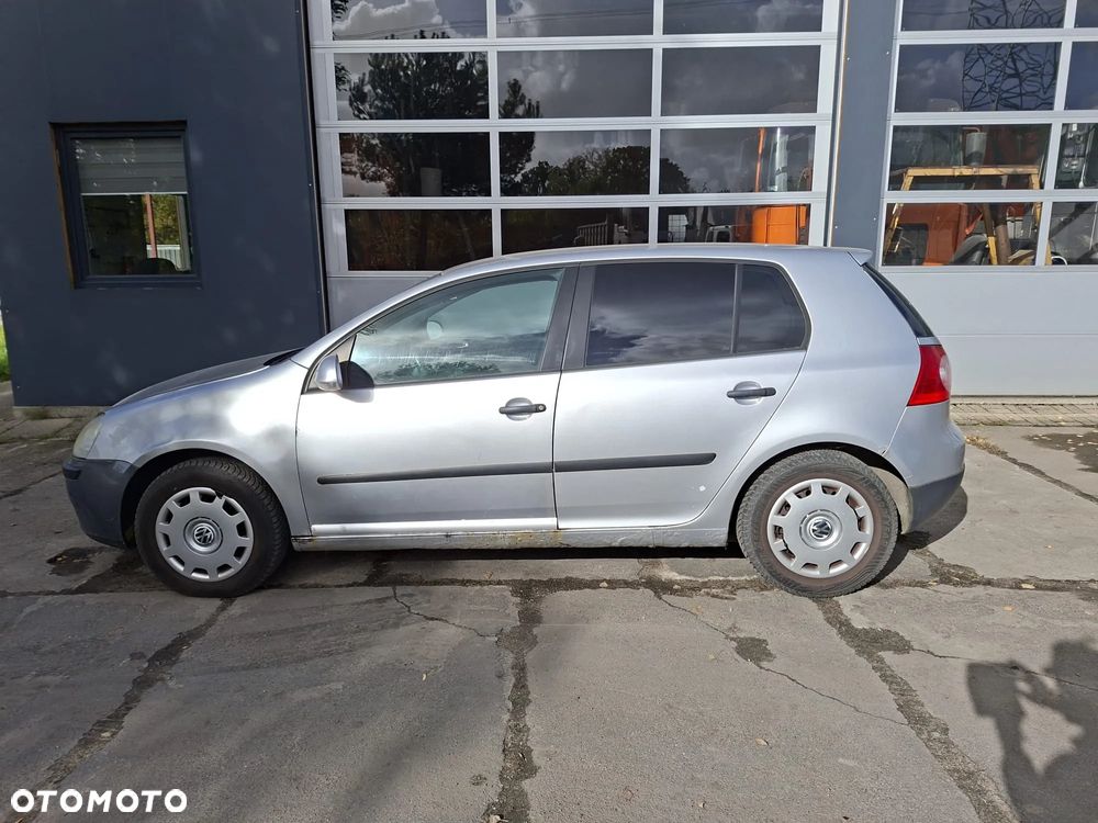 Volkswagen Golf V 1.6 Comfortline - 5