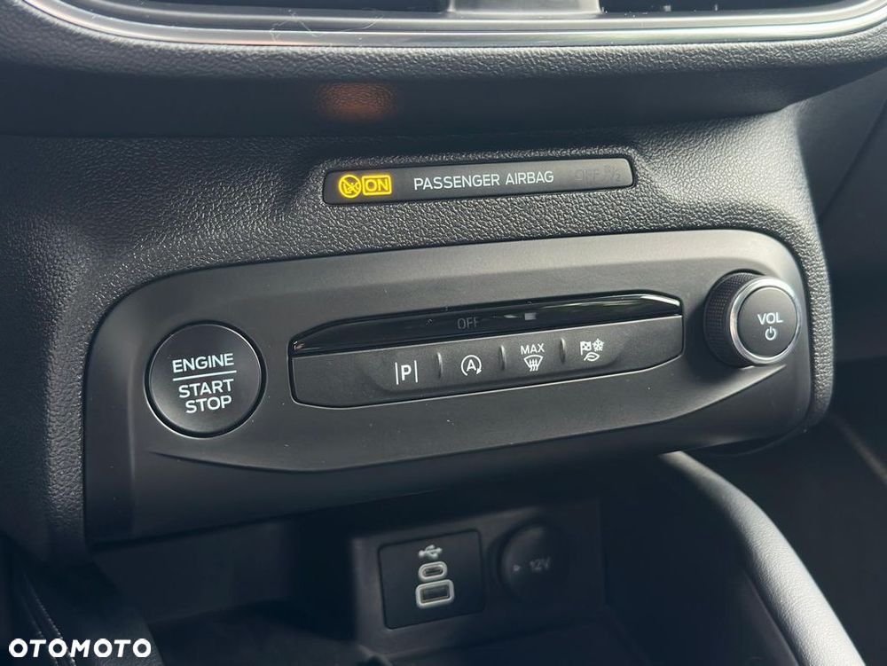 Ford Focus 1.0 EcoBoost Titanium X - 23