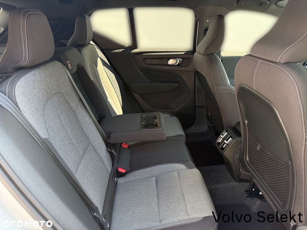 Volvo XC 40 - 25