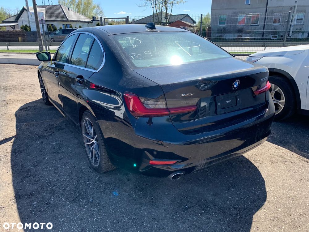 BMW Seria 3 330i xDrive - 5