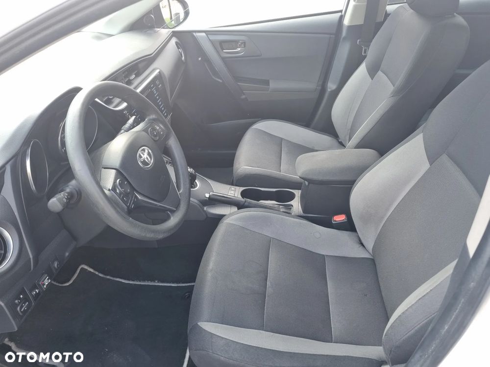 Toyota Auris Hybrid 135 Active - 18