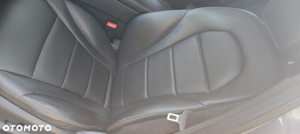 Mercedes-Benz GLC 250 d 4Matic 9G-TRONIC AMG Line - 20