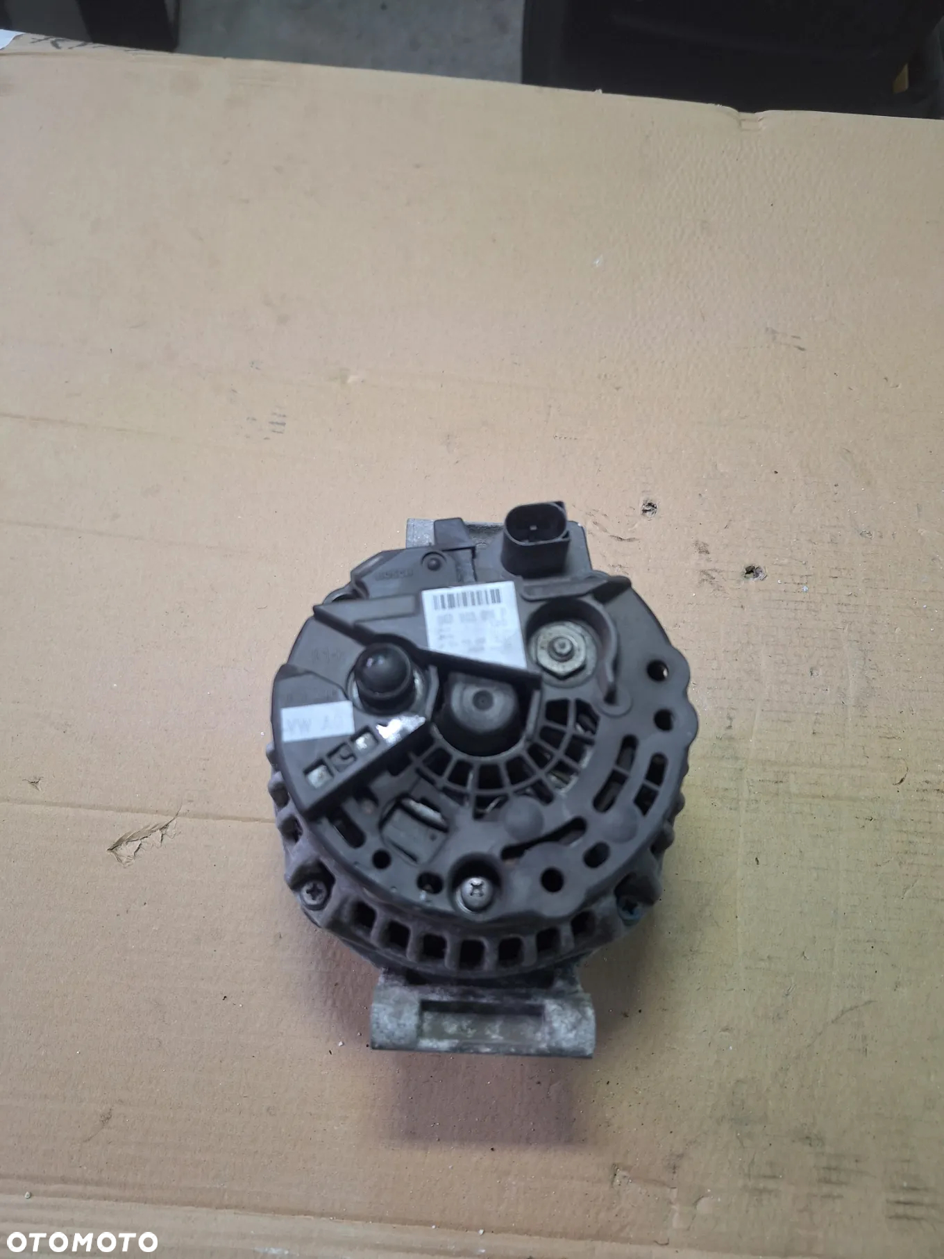 AUDI A4 B7 alternator 06B903016P - 2