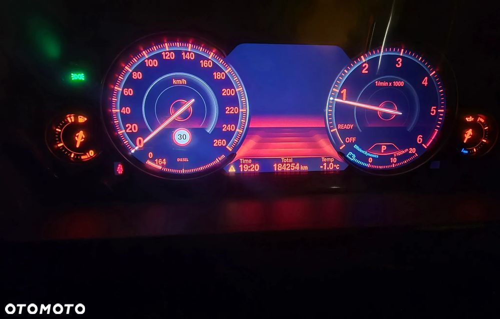 BMW Seria 3 318d - 11