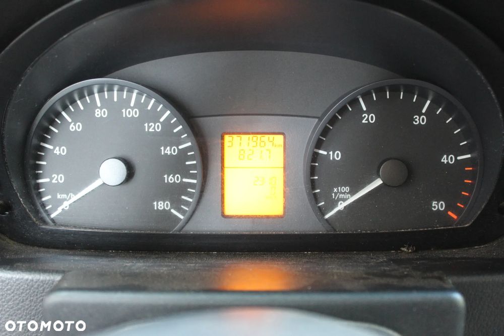 Mercedes-Benz Sprinter - 29