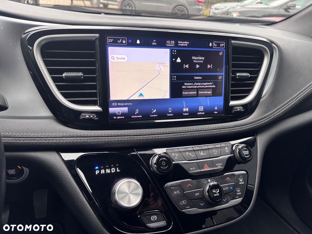 Chrysler Pacifica - 30