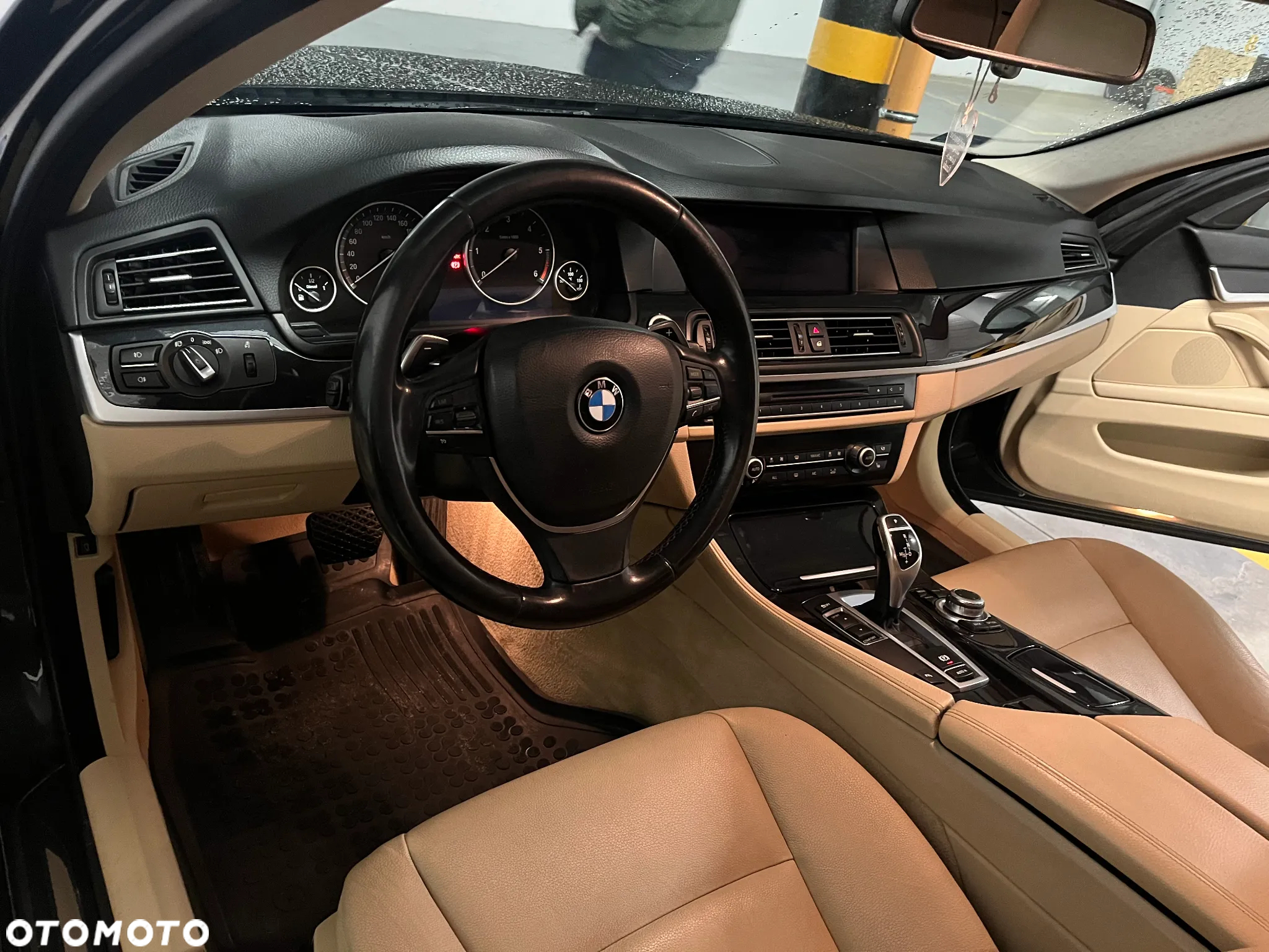 BMW Seria 5 520d Touring - 13