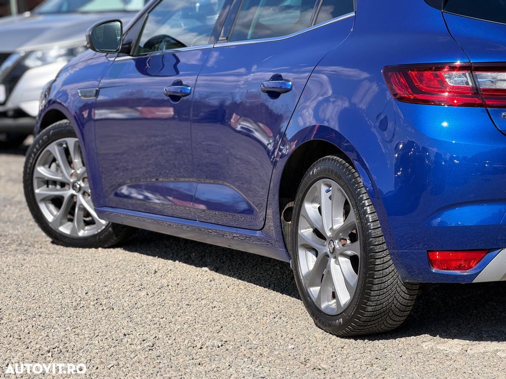 Renault Megane ENERGY TCe 205 EDC GT - 33