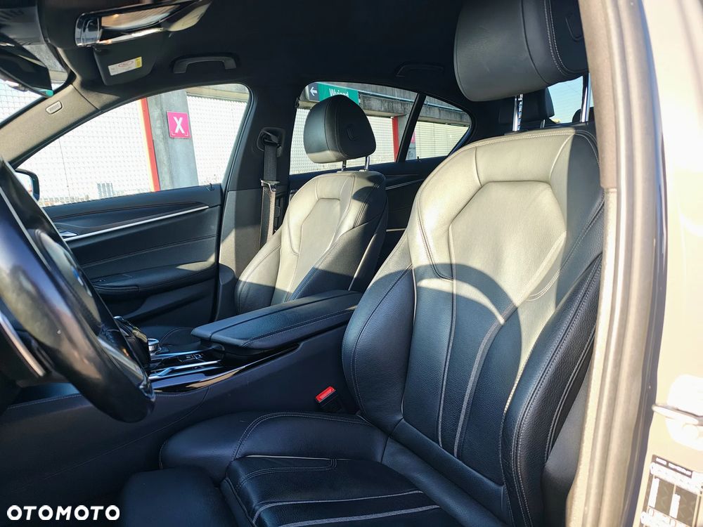 BMW Seria 5 530d xDrive mHEV M Sport sport - 23