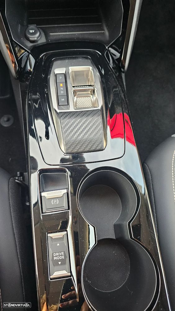 Peugeot 208 1.2 Hybrid Allure e-DCS6 - 36