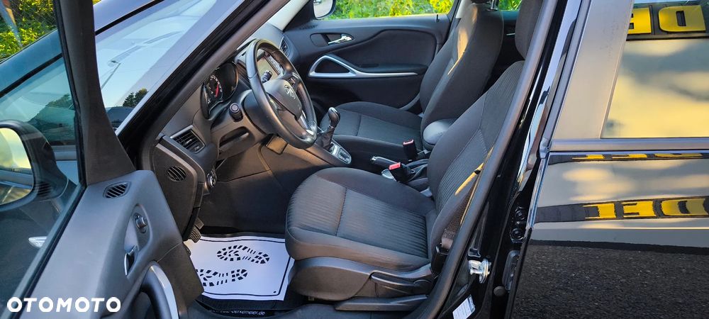 Opel Zafira - 10