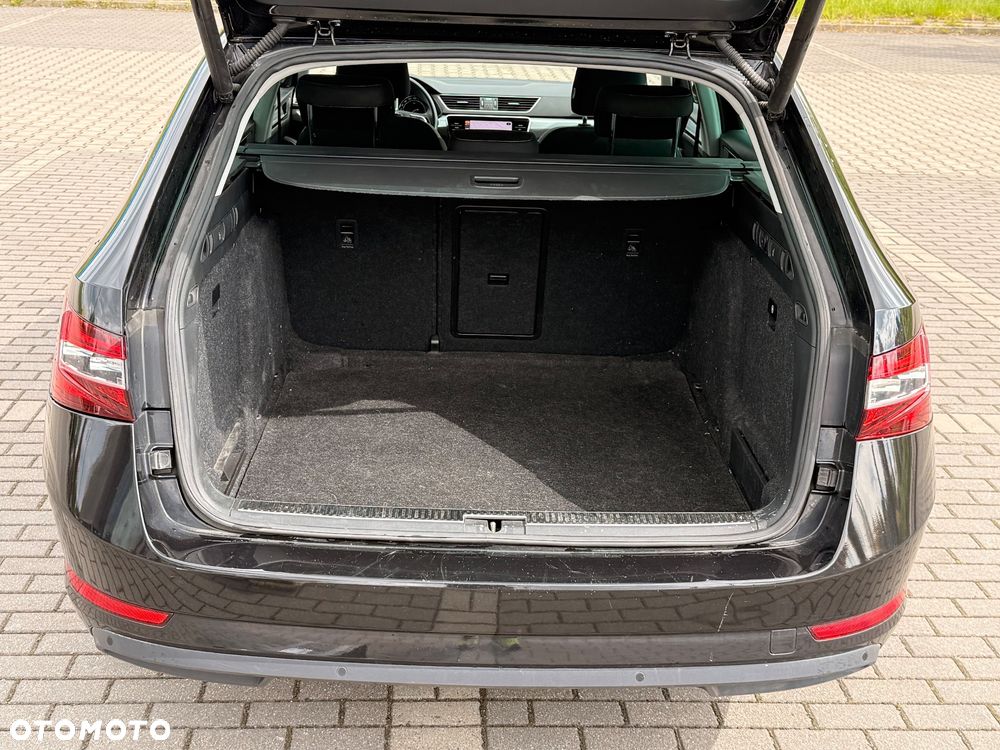 Skoda Superb 2.0 TDI SCR Sportline DSG - 14