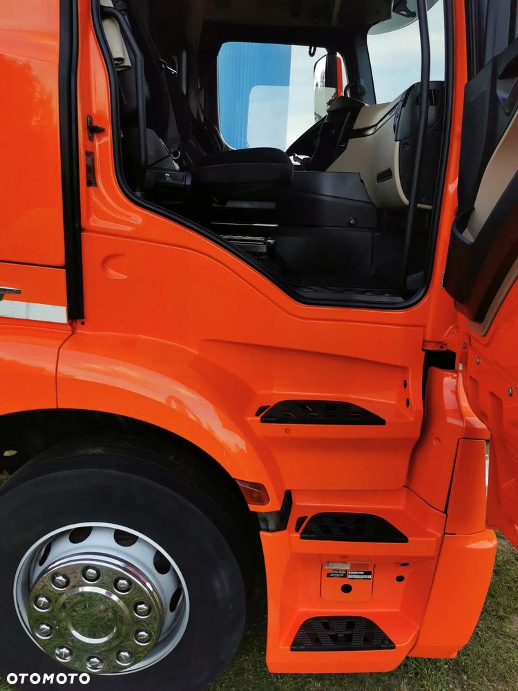 Mercedes-Benz Actros - 16