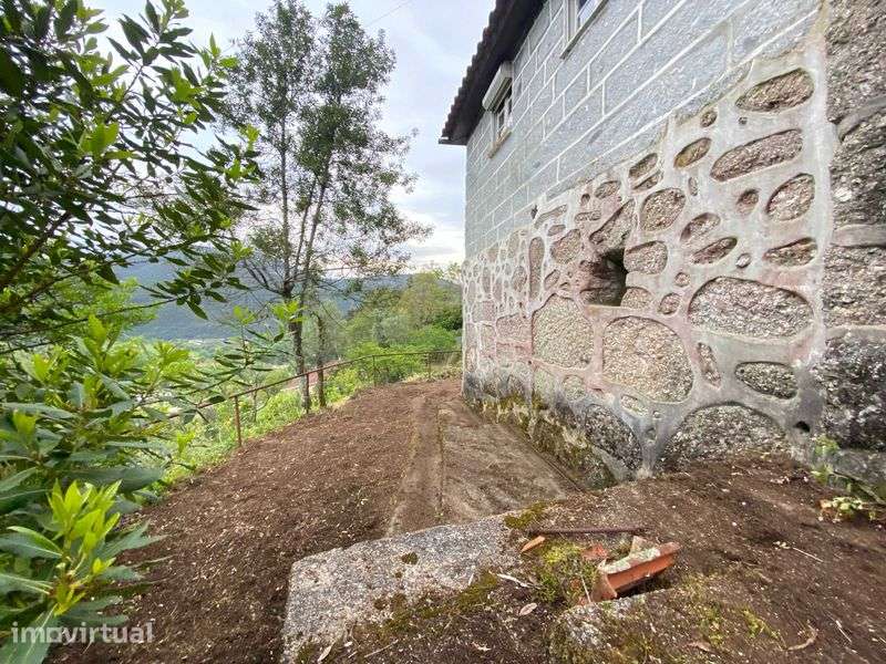 Moradia em pedra para recontrução com vistas panoramicas. - Grande imagem: 3/10