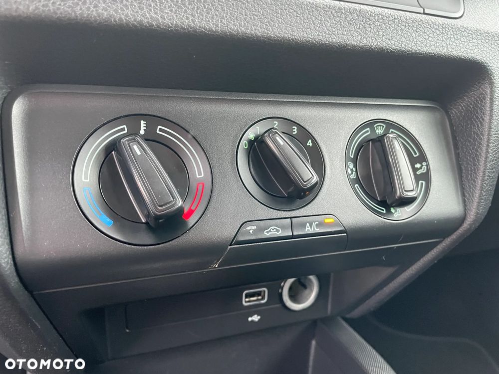 Skoda Fabia 1.0 Ambition - 37