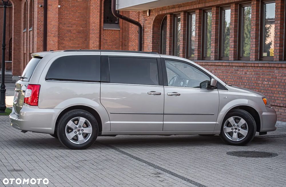 Lancia Voyager 2.8 CRD16v Platinum - 13
