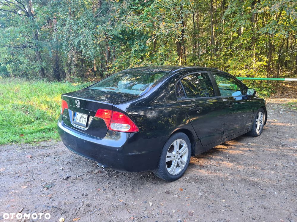 Honda Civic 2007 photo 2