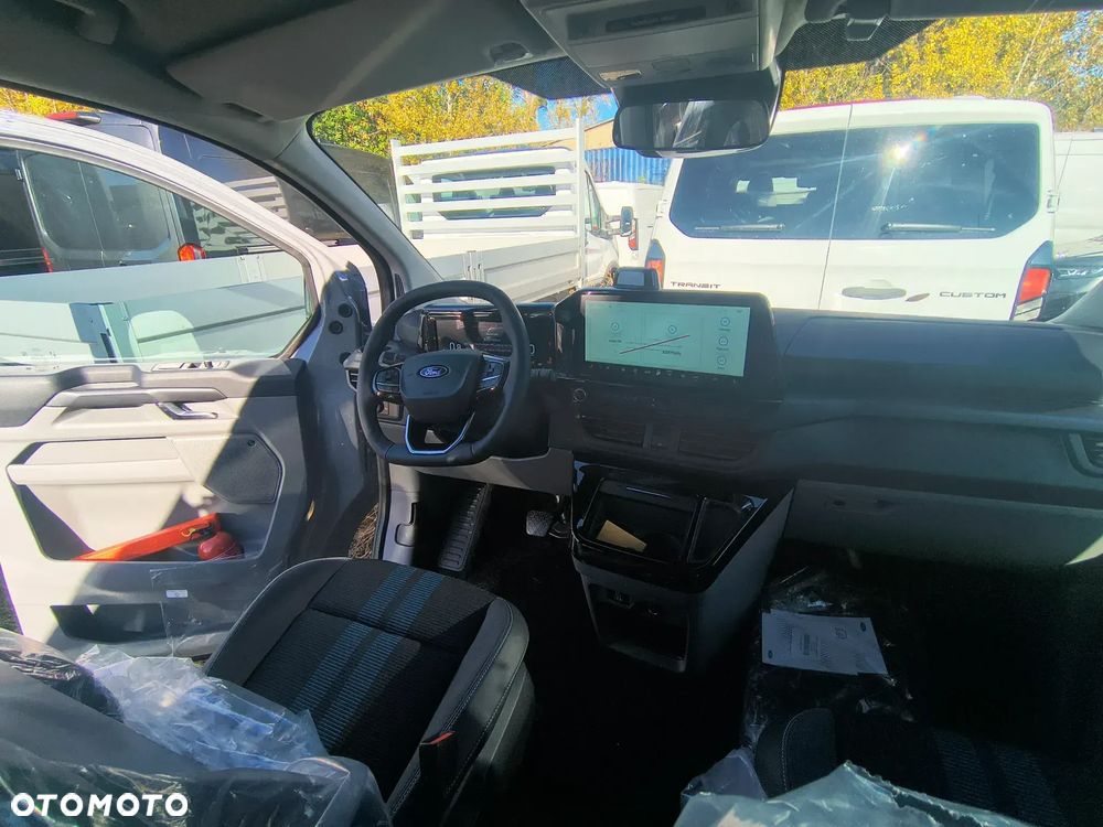 Ford Tourneo Custom - 20