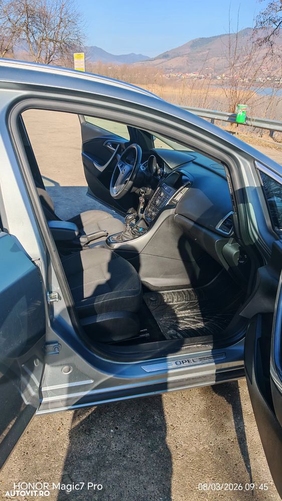 Opel Astra 1.7 CDTI DPF Active - 8