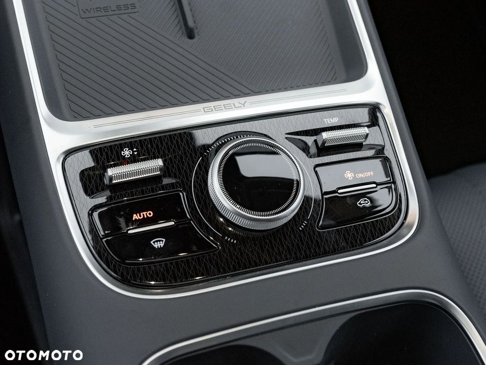 Geely Starray EM-i 1.5 PHEV Max - 24