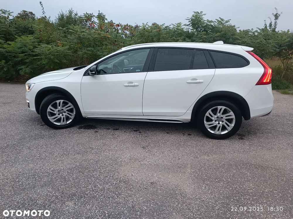 Volvo V60 Cross Country - 9