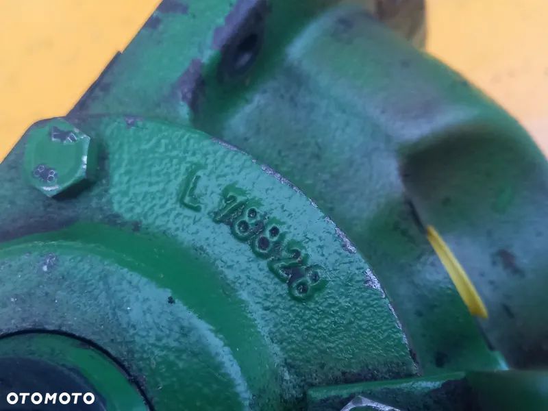 Przystawka przedniego napędu obudowa 49/44/27 John Deere 6620 - 10