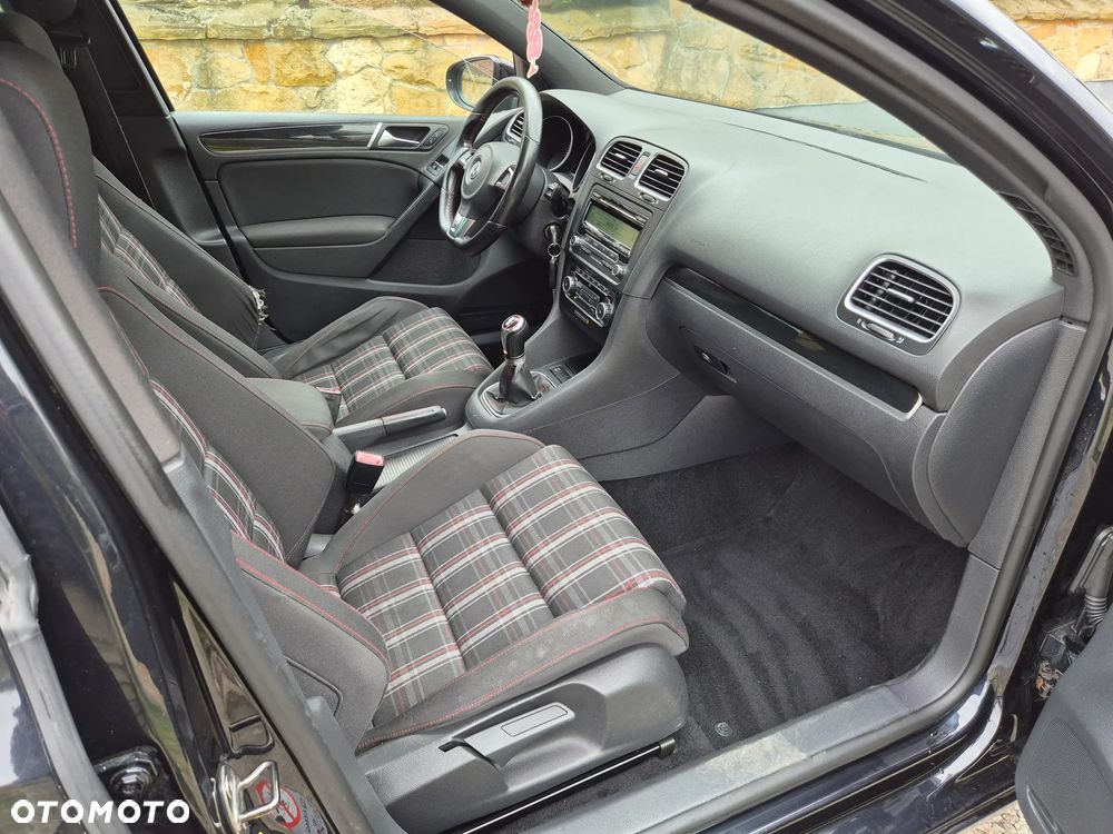 Volkswagen Golf 2.0 GTI - 11