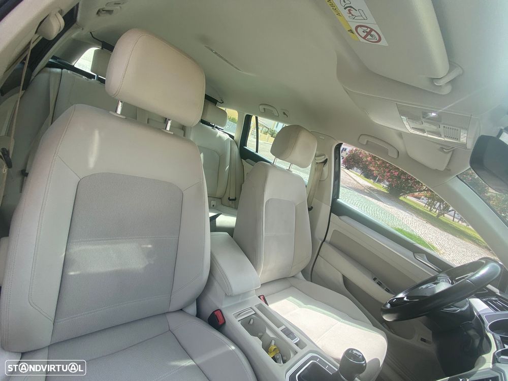 VW Passat Variant 1.6 TDI BlueMotion - 5