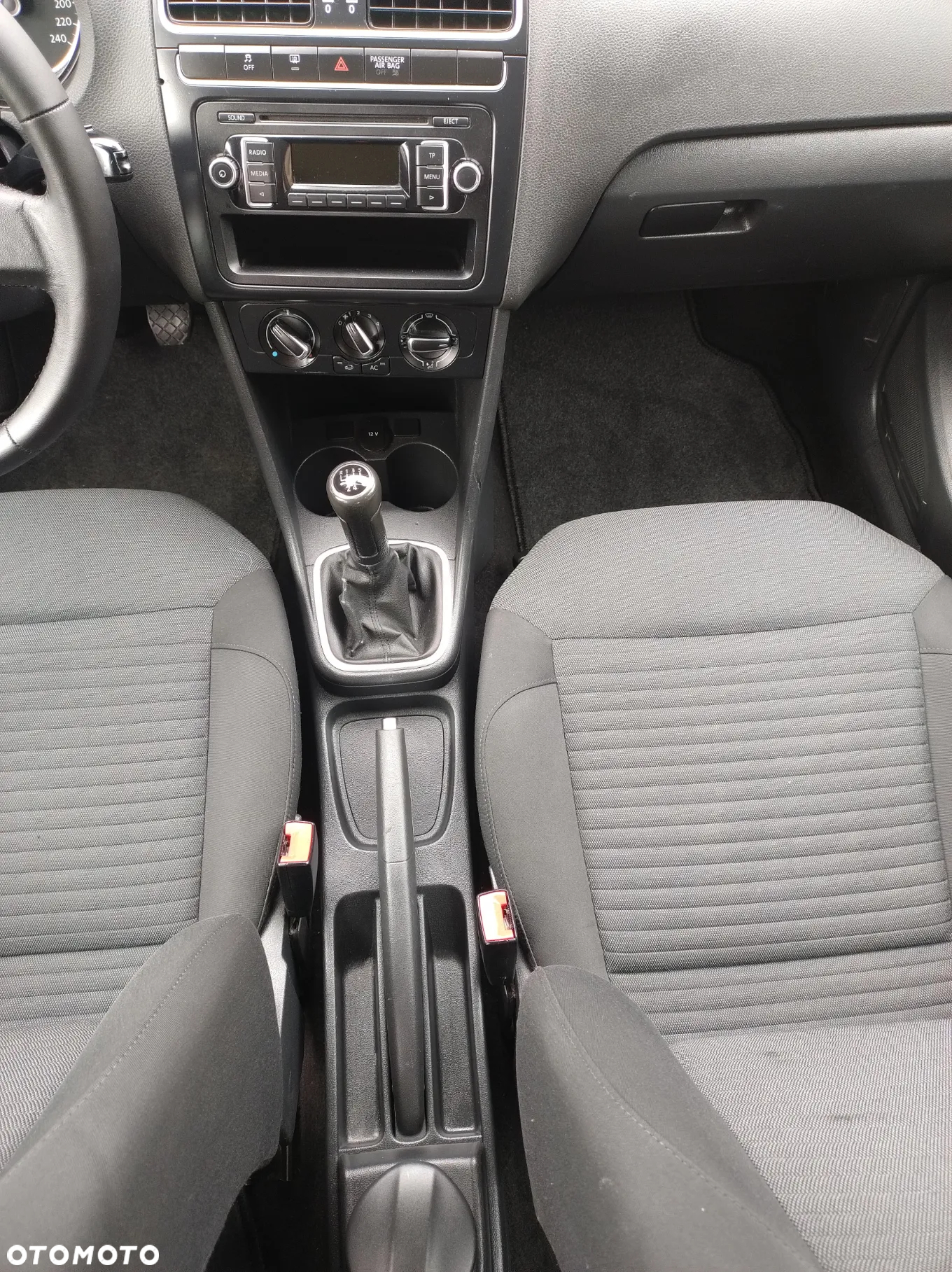 Volkswagen Polo 1.4 16V Comfortline - 34