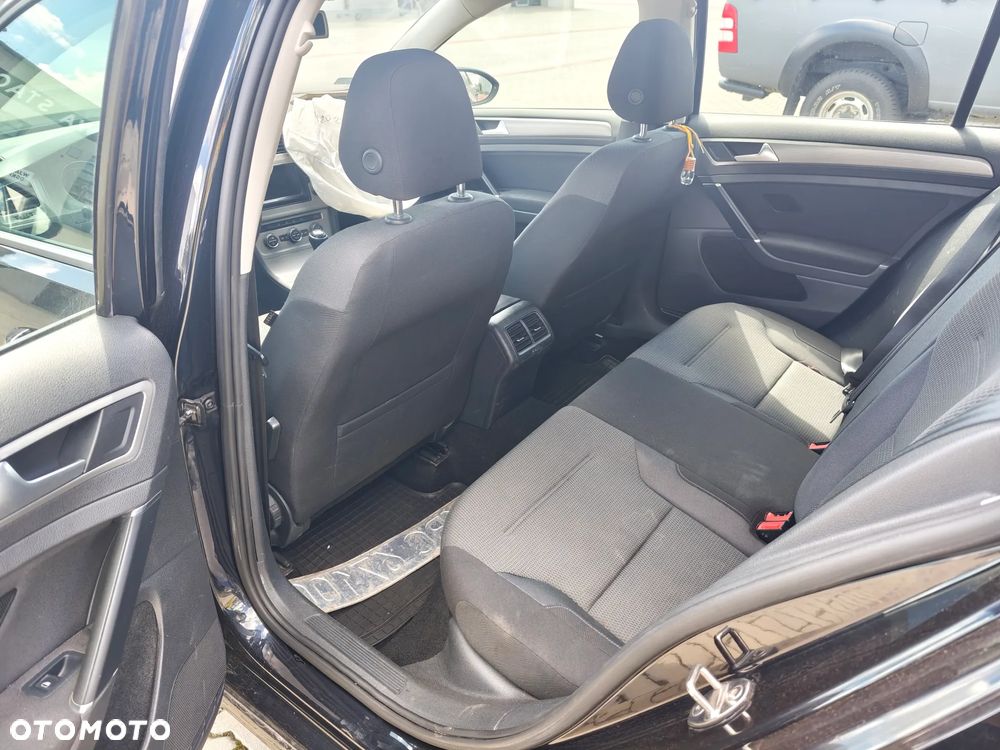 Volkswagen Golf - 15
