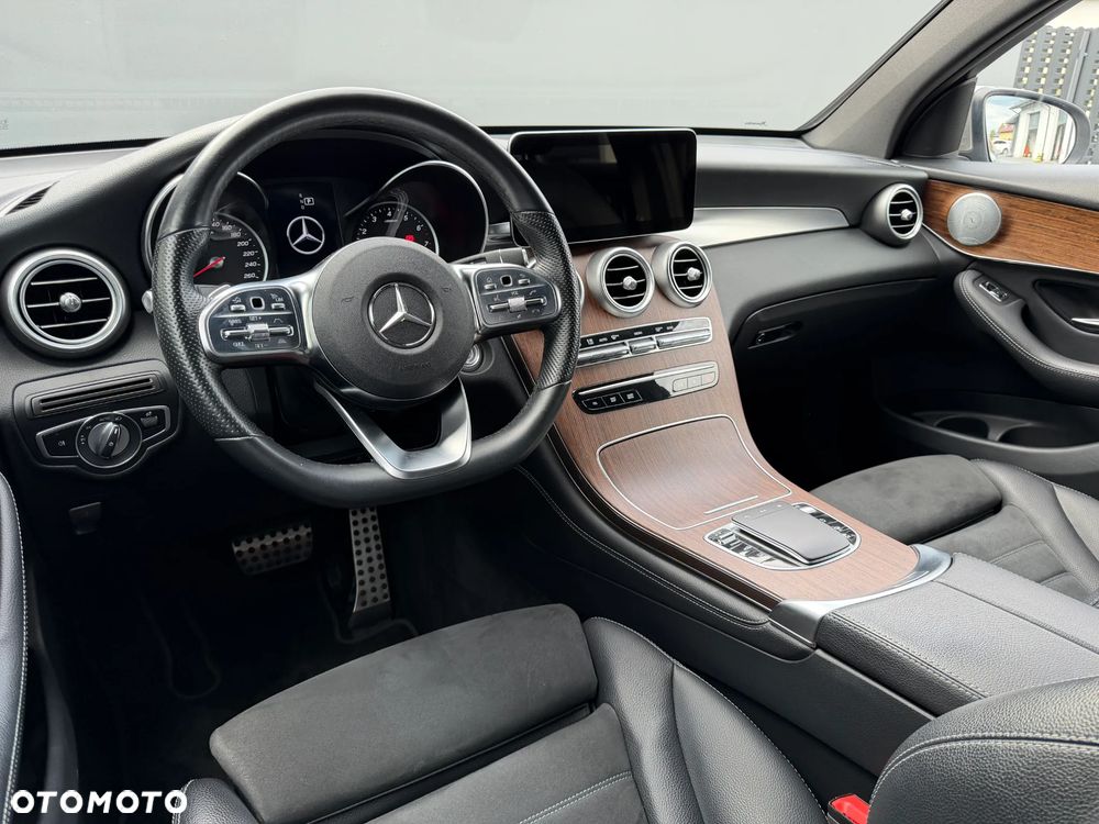 Mercedes-Benz GLC 300 4Matic 9G-TRONIC AMG Line - 12