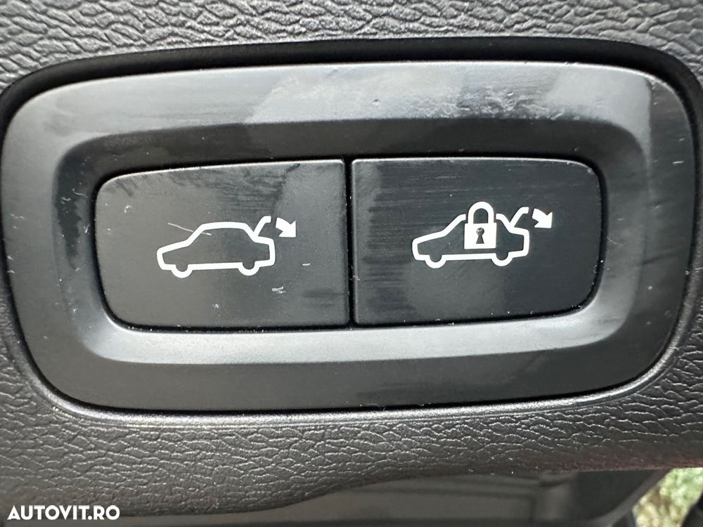 Volvo XC 60 B4 D Ultimate Dark - 27